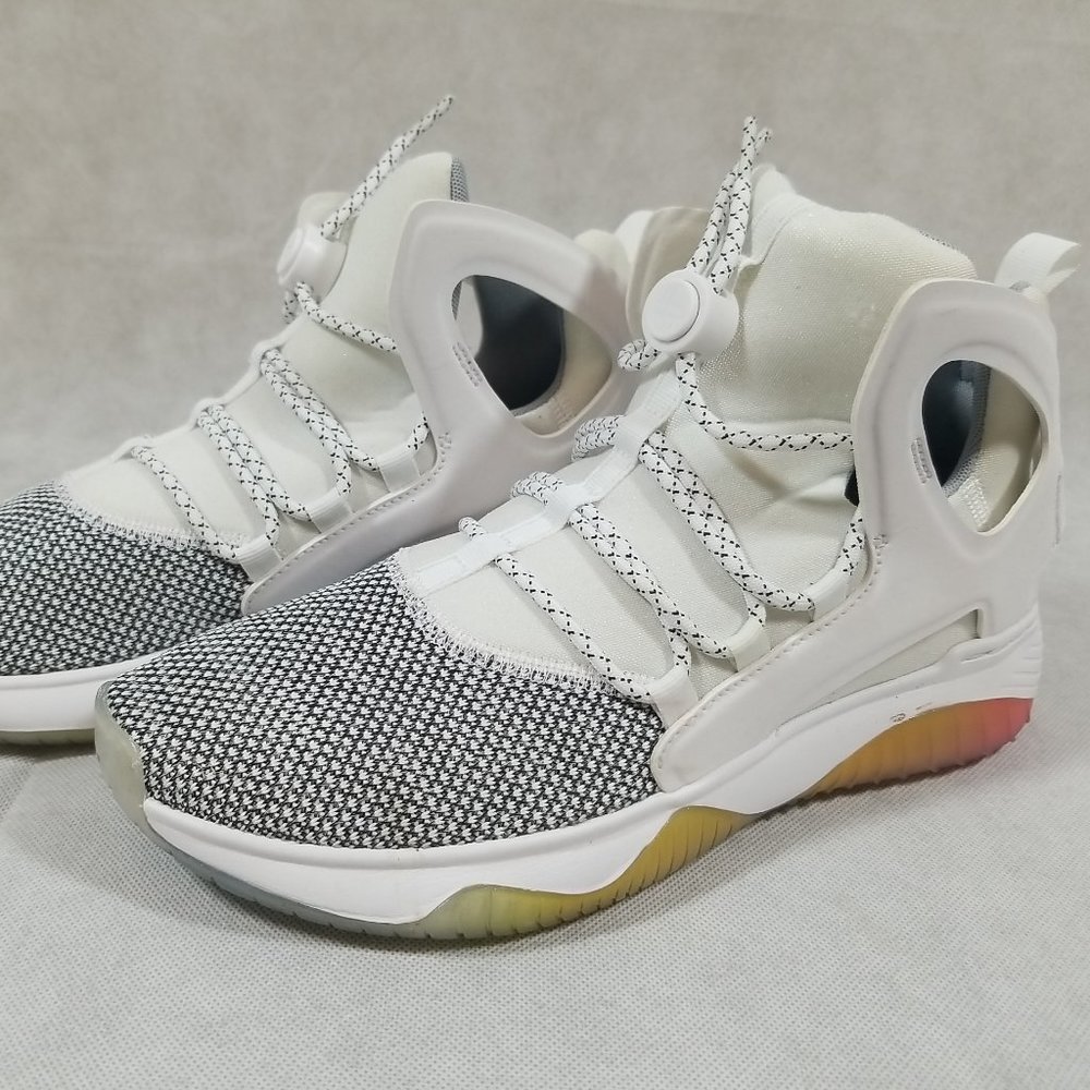 Nike Air Flight Huarache Ultra Boys Size 7 (GS) Womens 8.5 White/Pure Platinum